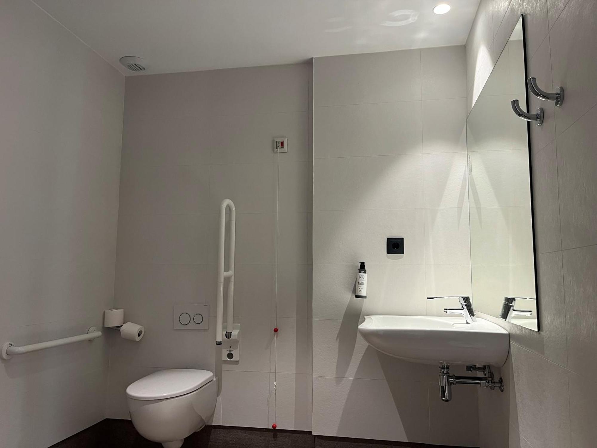 Hs Madrid Centro Atocha Hotel ภายนอก รูปภาพ